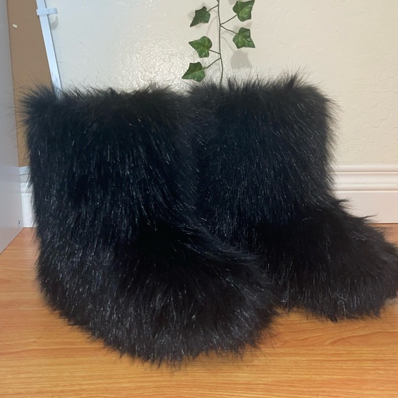 ୨⎯ SOLD ⎯୧ - Picture 3 of 3